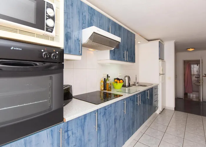 Tranquil 4 Bedroom * Callao Salvaje