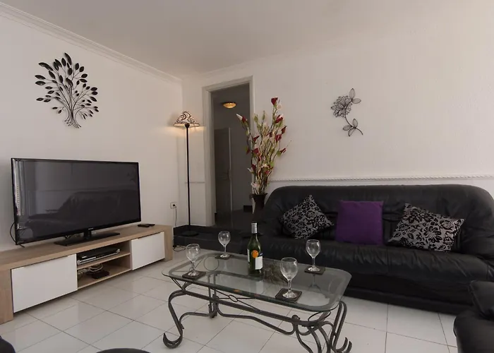 Tranquil 4 Bedroom Villa *